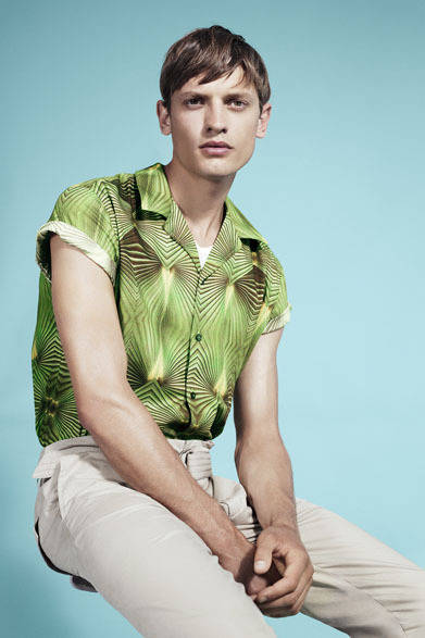 2013 Spring/Summer Collection | REVERS SHIRT ¥15,120, CAVALRY PANT ¥15,750