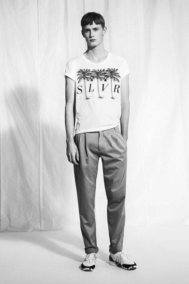 2013 Spring/Summer Collection | GRAPHIC DEEP CREW NECK ¥8,505, PLEATED TWILL SHORT (Price on request), SML CONCEPT ¥15,750