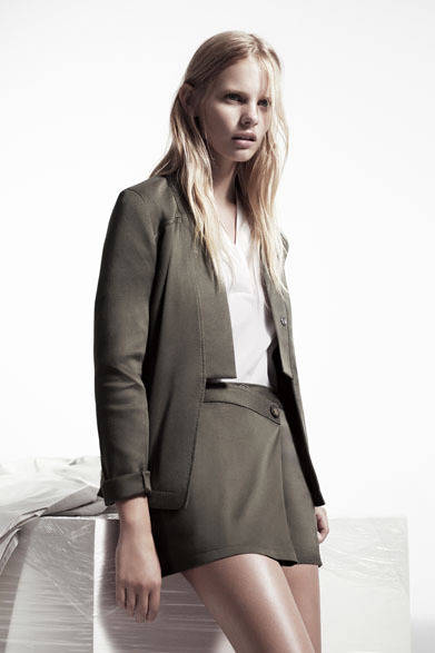 2013 Spring/Summer Collection | KIMONO JACKET ¥29,610, SS SHIRT ¥13,860, OVERLAY SHORT PANT ¥17,535
