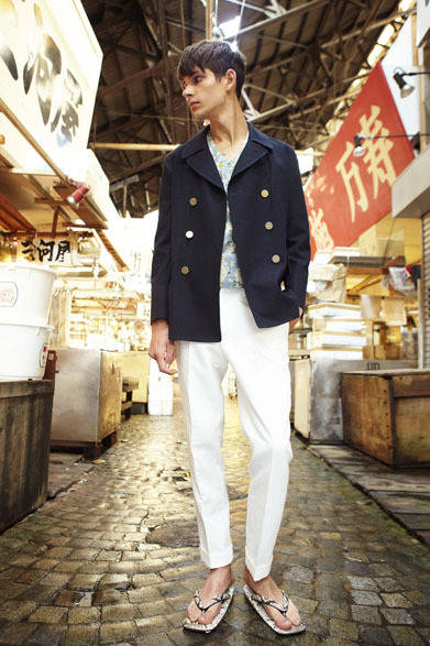 <strong>beautiful people</strong> 2013 Spring/Summer Collection: c/washi pea coat ¥75,600, c/washi slacks ¥37,800, python seta ¥39,900