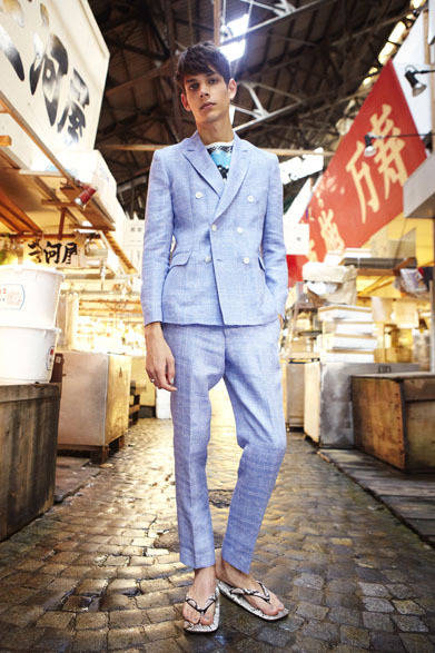 <strong>beautiful people</strong> 2013 Spring/Summer Collection: s/l ajiro double-breasted JK ¥67,200, chiyogami border T-shirt ¥15,750, s/l ajiro cloth slacks ¥31,500, python seta ¥39,900