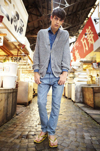 <strong>beautiful people</strong> 2013 Spring/Summer Collection: c/l dungaree western shirt ¥29,400, c/l selvage denim 5-pocket pants ¥33,600, python seta ¥39,900
