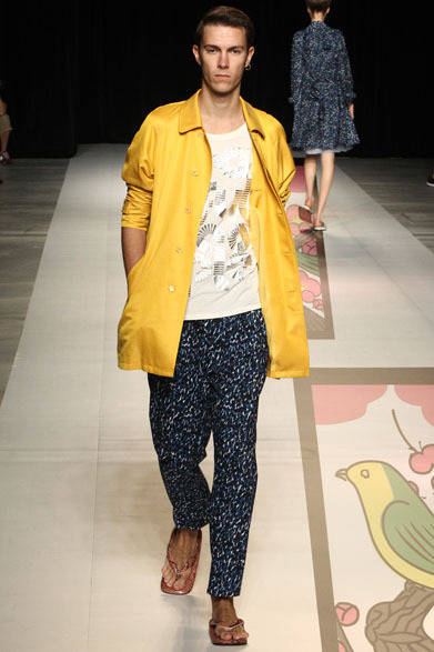 <strong>beautiful people</strong> 2013 Spring/Summer Collection: c/si satin soutien collar coat ¥69,300, 100/2 jersey stripe logo tank top ¥13,650, bekko lawn dabo pants ¥29,400, python seta ¥39,900