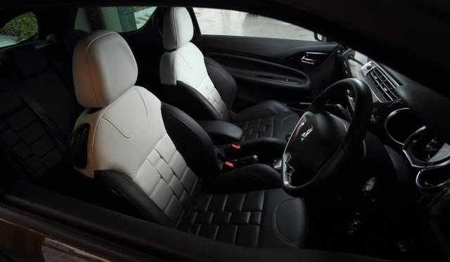 <strong>Citroen DS3 Sport Chic Ultra Prestige｜シトロエン DS3 スポーツシック ウルトラプレステージ</strong>