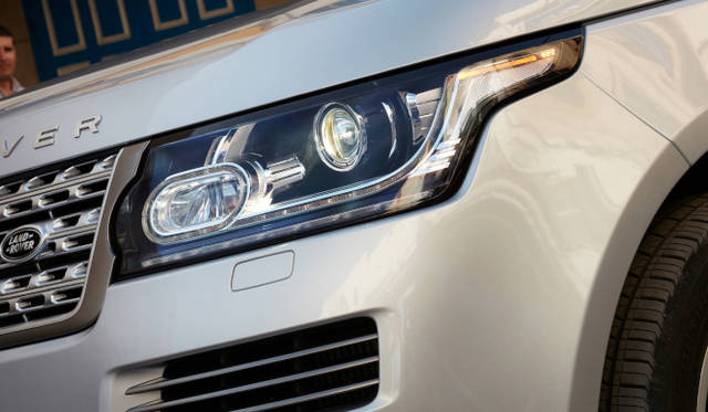<strong>Land Rover Range Rover</strong>