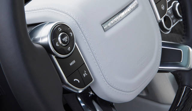 <strong>Land Rover Range Rover</strong>
