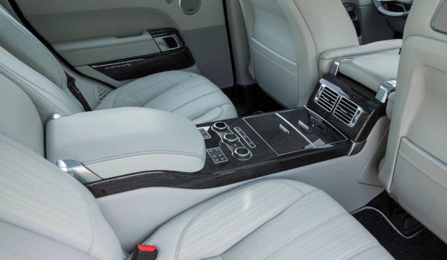 <strong>Land Rover Range Rover</strong>
