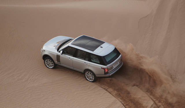<strong>Land Rover Range Rover</strong>