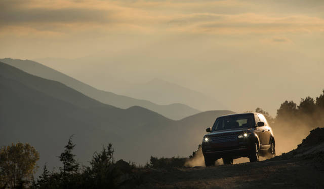 <strong>Land Rover Range Rover</strong>