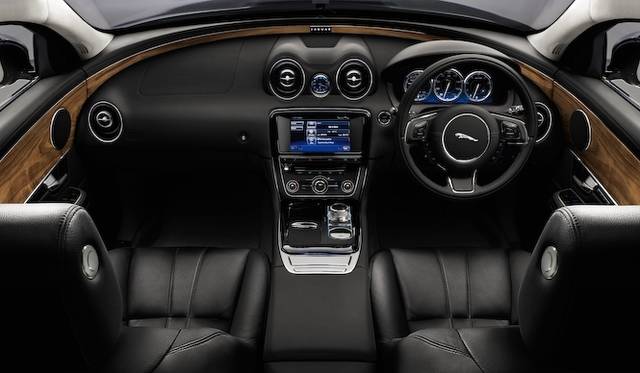 <strong>Jaguar XJ</strong>