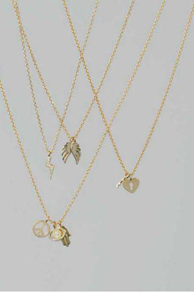 <strong>BARNEYS NEW YORK</strong> "MINOR OBSESSIONS" necklaces (from top) ¥40,950, ¥94,500, ¥40,950, ¥66,150 (all Barneys Exclusive)