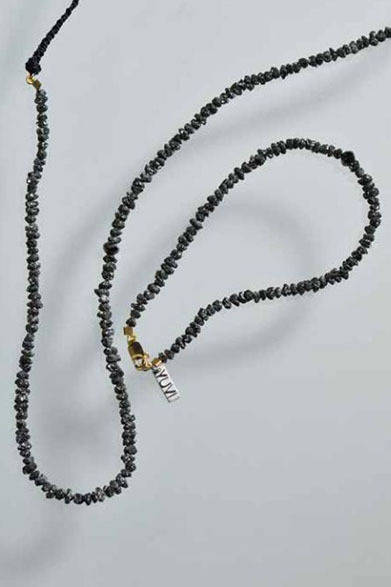<strong>BARNEYS NEW YORK</strong> "YUVI" necklace ¥105,000, bracelet ¥73,500 (Barneys Exclusive)
