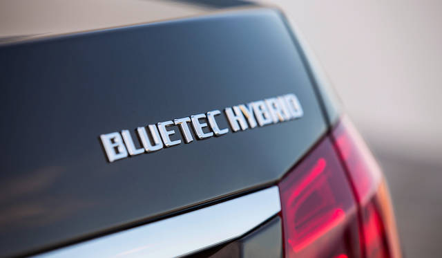 <strong>Mercedes-Benz E300 BlueTEC HYBRID</strong>