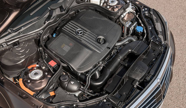 <strong>Mercedes-Benz E300 BlueTEC HYBRID</strong>