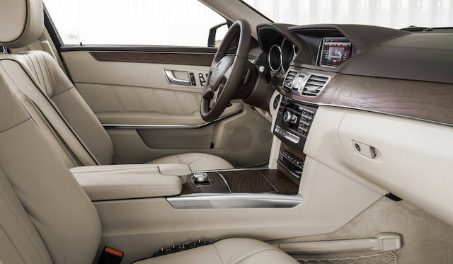<strong>Mercedes-Benz E300 BlueTEC HYBRID</strong>
