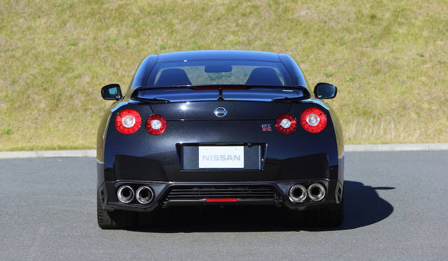 <strong>Nissan GT-R</strong>