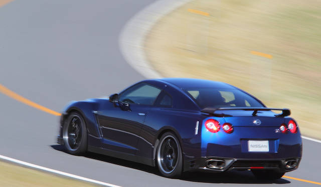 <strong>Nissan GT-R</strong>