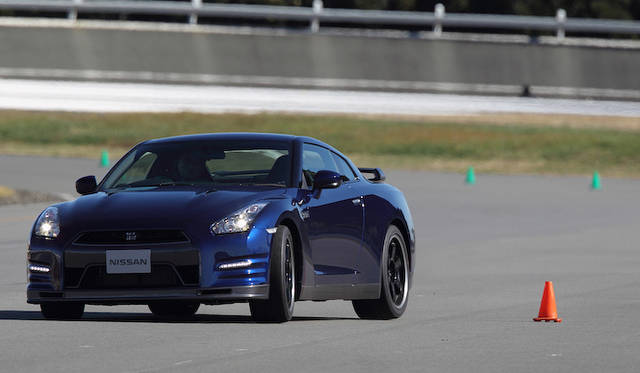 <strong>Nissan GT-R</strong>