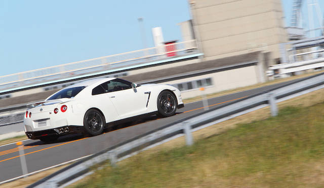 <strong>Nissan GT-R</strong>