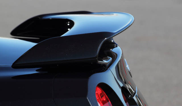 <strong>Nissan GT-R</strong>