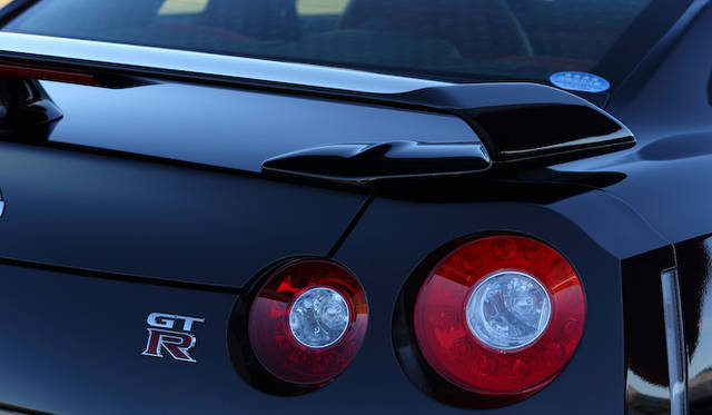 <strong>Nissan GT-R</strong>