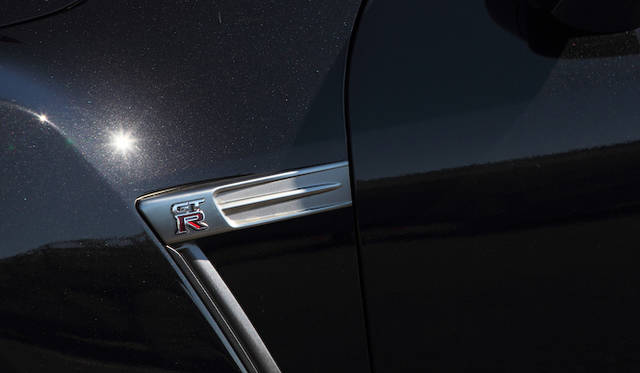 <strong>Nissan GT-R</strong>