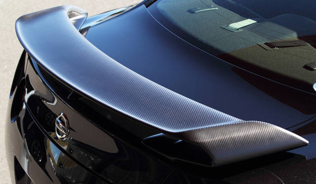 <strong>Nissan GT-R</strong><br />Dry carbon rear spoiler, optional for the TRACK PACK.