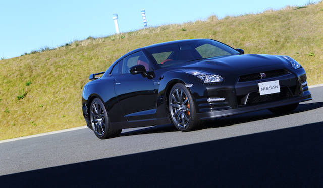 <strong>Nissan GT-R</strong>