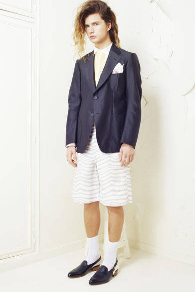 2013 Spring/Summer Collection: Jacket ¥88,200, Shirt ¥27,300, Pants ¥32,550, Shoes not for sale