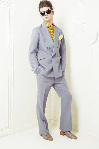 2013 Spring/Summer Collection: Jacket ¥96,600, Shirt ¥25,200, Pants ¥42,000, Shoes not for sale