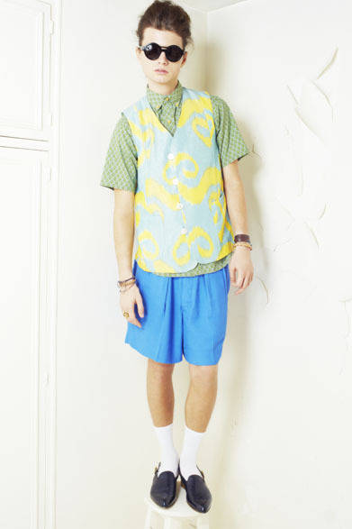 2013 Spring/Summer Collection: Vest ¥46,200, Shirt ¥25,200, Pants ¥27,300, Shoes not for sale