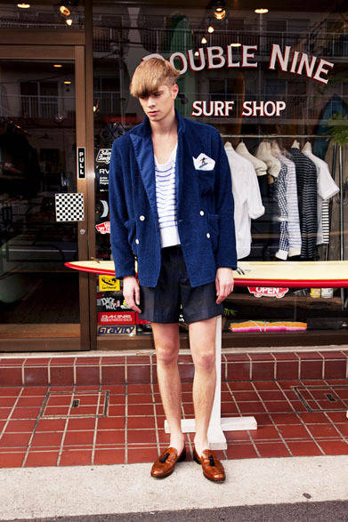 <strong>Numero Uno｜ヌメロ ウーノ</strong>　2013春夏コレクション　ジャケット3万5700円、プルオーバー1万5750円、ショーツ2万4150円