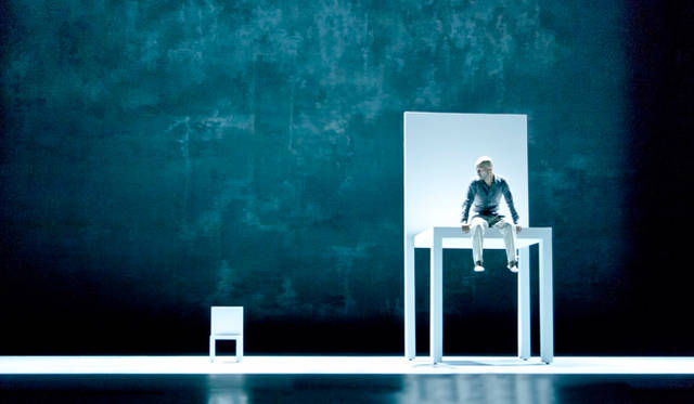 <strong>THEATER | Akram Khan's Latest Solo Dance Work 'DESH'</strong> © Richard Haughton