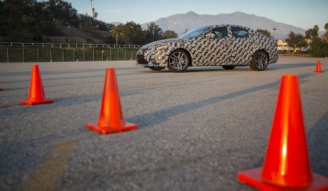 <strong>Lexus IS Prototype｜レクサス IS プロトタイプ</strong>