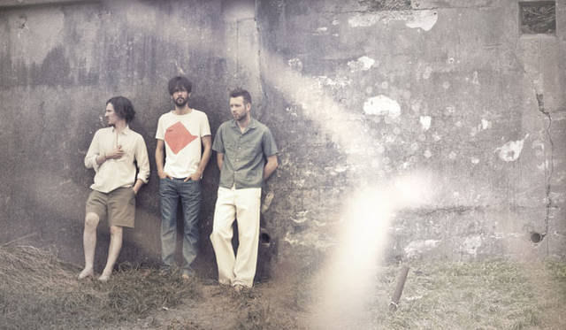 <strong>NAISSANCE</strong> 2013 Spring/Summer Collection. Left: Pleated Shirt, Duck Shorts. Center: Print T-shirt A, Denim Pants. Right: Open Collar Short Sleeve Shirt, Nep Denim Pants