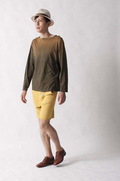 <strong>FUJITO｜フジト</strong>　2013春夏コレクション　Basque Shirts1万6800円、Sweat Pants1万2600円、Straw Hat9450円