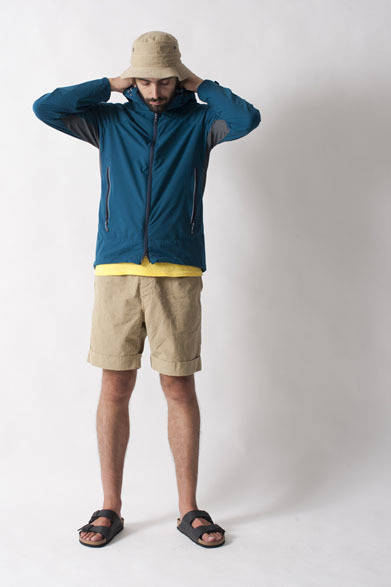 <strong>FUJITO｜フジト</strong>　2013春夏コレクション　Phenix “Vapor” JKT2万6250円、V-Neck Pocket T7350円、Gurkha Shorts1万7850円、Straw Hat8400円