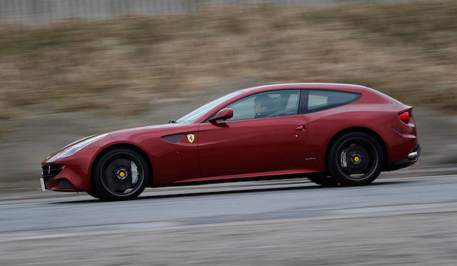<strong>Ferrari FF</strong>