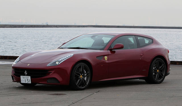 <strong>Ferrari FF</strong>
