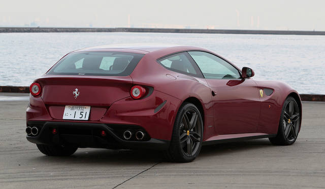 <strong>Ferrari FF</strong>