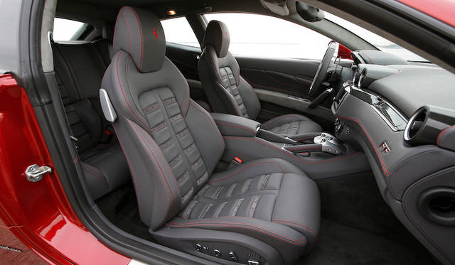 <strong>Ferrari FF</strong>