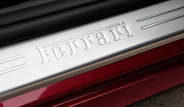 <strong>Ferrari FF</strong>