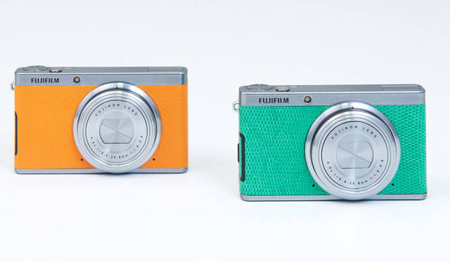 <strong>BARNEYS NEW YORK｜バーニーズ　ニューヨーク</strong>　「FUJIFILM XF1」バーニーズ　ニューヨークモデル 