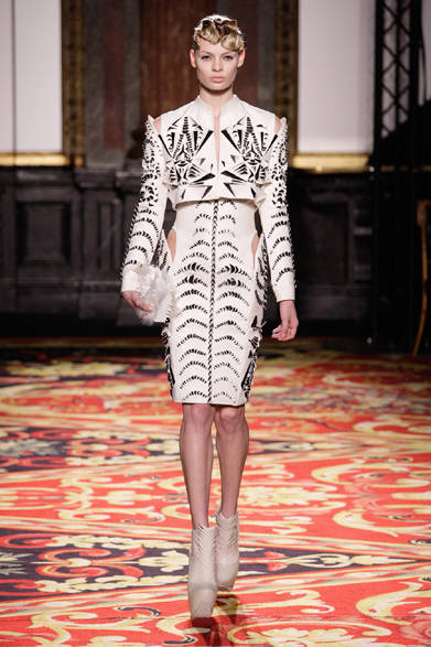 <strong>Iris Van Herpen ｜イリス ヴァン ヘルペン</strong>　2013年春夏オートクチュール コレクション
