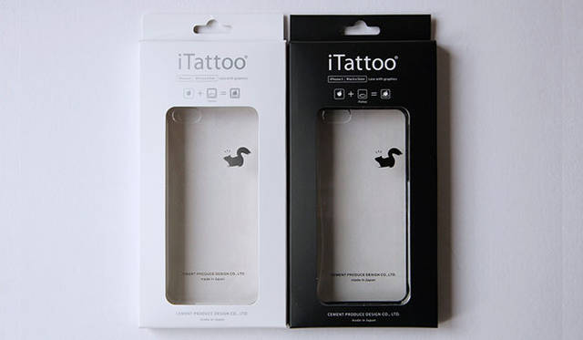 <strong>CEMENT PRODUCE DESIGN｜セメントプロデュースデザイン</strong>　iPhoneケース「iTattoo」　CEMENT PRPDUCE DESIGNバージョンにはiPhoneケースの側面に、「iTattoo®」と「CEMENT PRODUCE DESIGN CO., LTD.」が刻印されている。このクレジットは、さまざまな優れた技術が合わさって完成した「iTattoo」の証