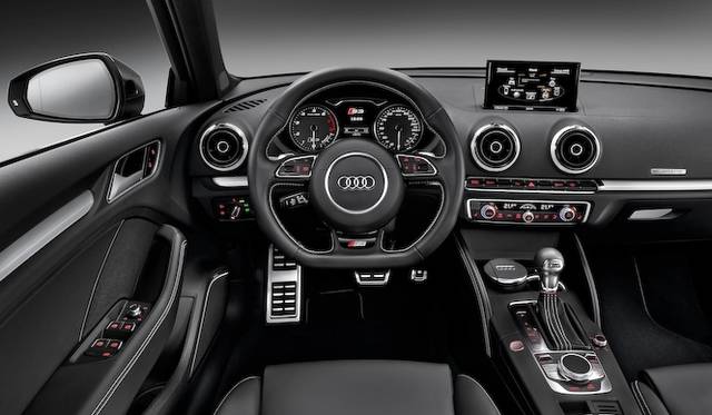 <strong>Audi S3 Sportback ｜アウディ S3 スポーツバック</strong>
