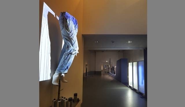 <strong>ART FILE 10｜“Blue Jeans 350 years”</strong> Courtesy of Centraal Museum