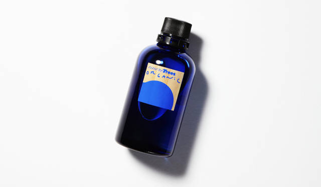 フットマッサージオイル　3990円（100mL）