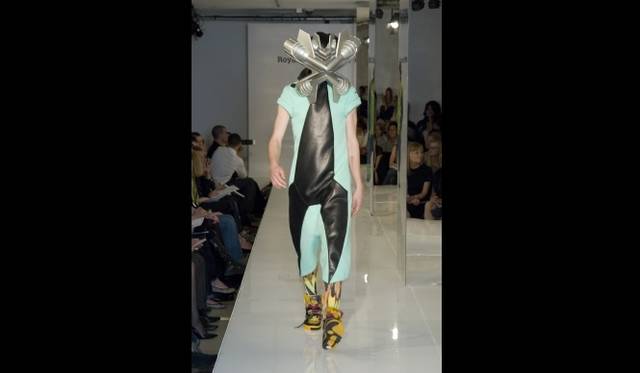 <strong>ART 13｜「ARRRGH! MONSTERS DE MODE」</strong>　Alex Mattsson, ‘The Sixth Sun’, MA collection Royal College of Art, 2009, photo: Dominic Tschudin, courtesy of Royal College of Art, London. 