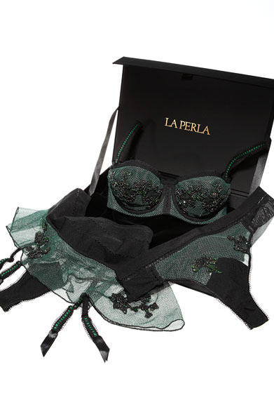 <strong>LA PERLA｜ラ ペルラ</strong>　「LA PERLA 銀座店」オープン　この日本限定アイテムを購入した先着14名に、特別なランジェリーボックスがプレゼントされる